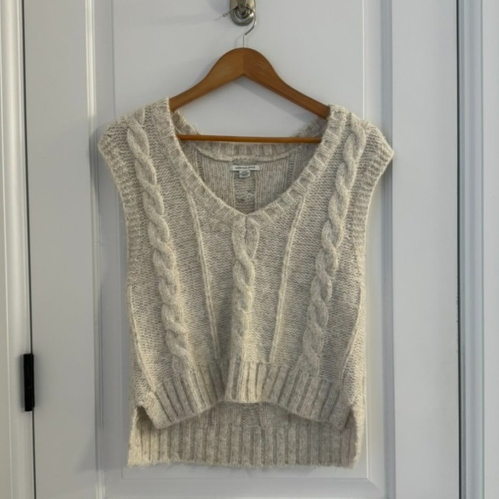 AE Cable Knit Sweater Vest